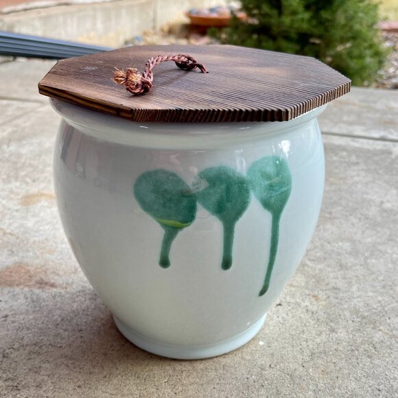 Tokoname Ware Hisamatsu Kiln Urn Vase with Wooden Lid - Picture 10 of 15